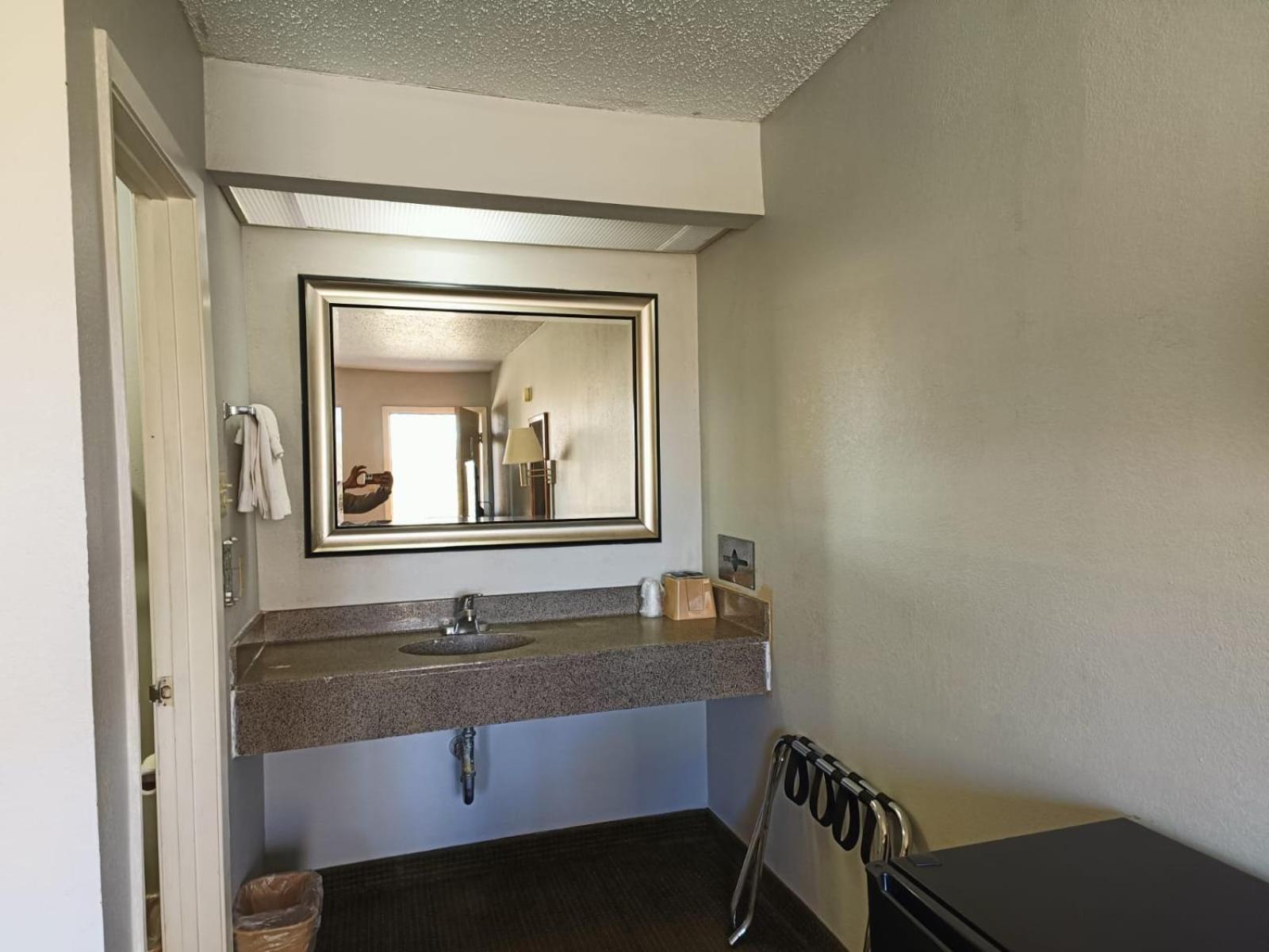 Executive Inn By Oyo Kilgore North Exterior foto